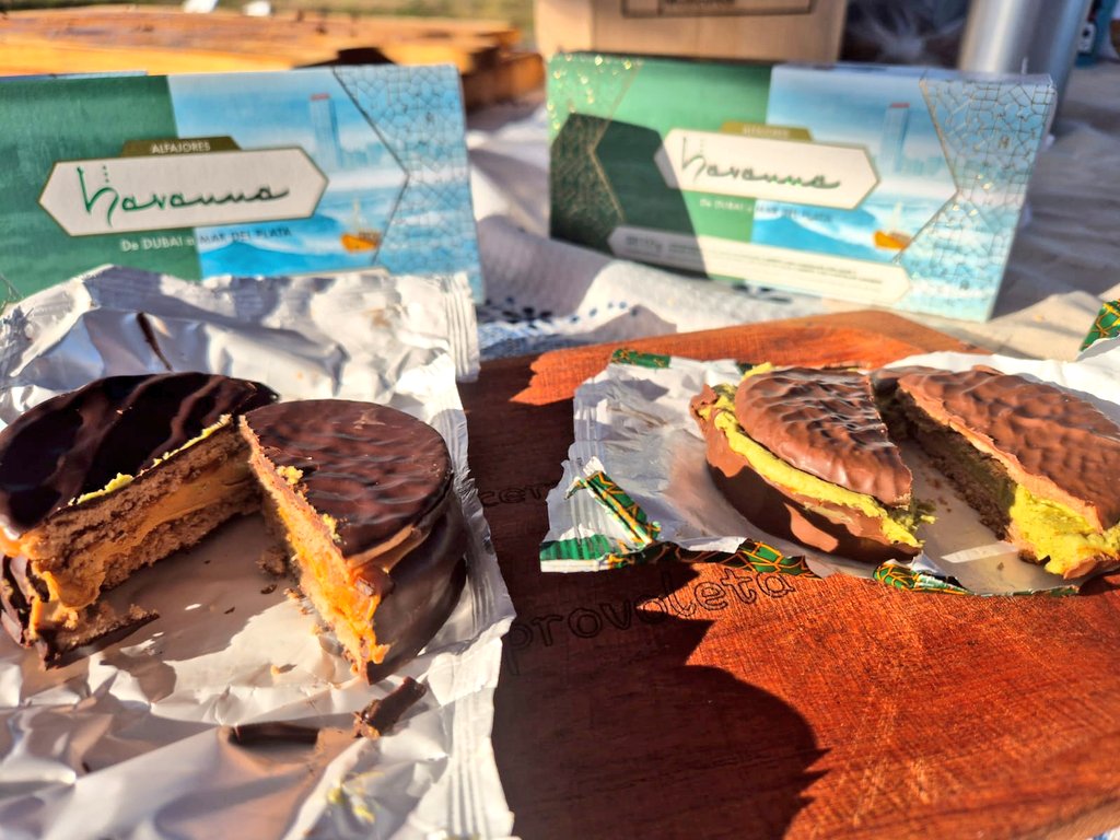 Si el Mar del Plata me gustó mucho, esta nueva versión Dubai rankea en el mismo nivel. Dúo imbatible en caja, que se suman a otros históricos como blanco con nuez y 70% cacao.

Havanna, orgullo argentino 🇦🇷