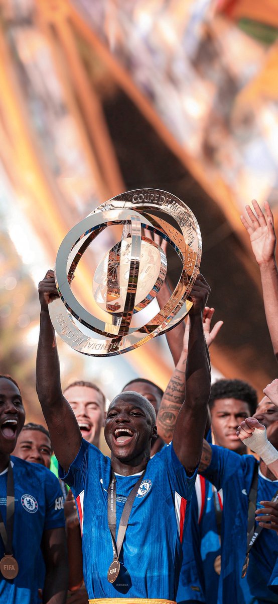 Moisés Caicedo 🏆💙