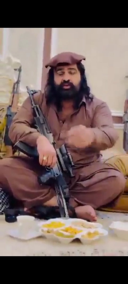 سی سی ڈی (CCD)🏴‍☠️ نےافغان دھشت گرد ولی جان 👿کا بھائی علی جان اور بھانجہ نظام خان  پاک افغان بارڈر سے چند روز پہلے منشیات سمگل ⛔کے کیس میں گرفتار کر لیے گئے تھےجن کو ولی جان کی طرح اسی وقت افغانستان ڈی پورٹ نہیں کیا جاے گا بلکہ اپنی سزا پاکستان میں پوری کرنے کے بعد ڈی پورٹ کیا