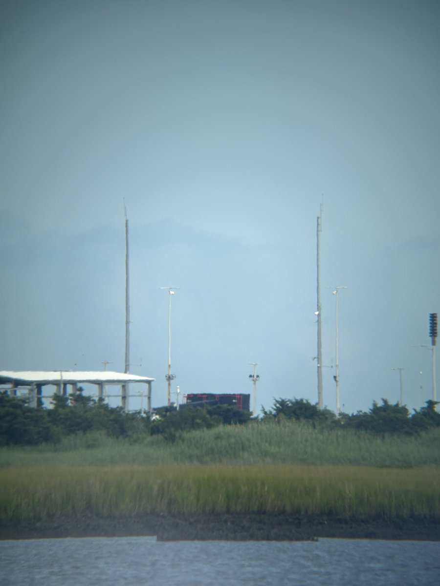 HowToSpacic's tweet image. HASTE remains horizontal at 7:00pm local
Rocket Lab not showing much haste in getting this thing vertical, low chance for launch