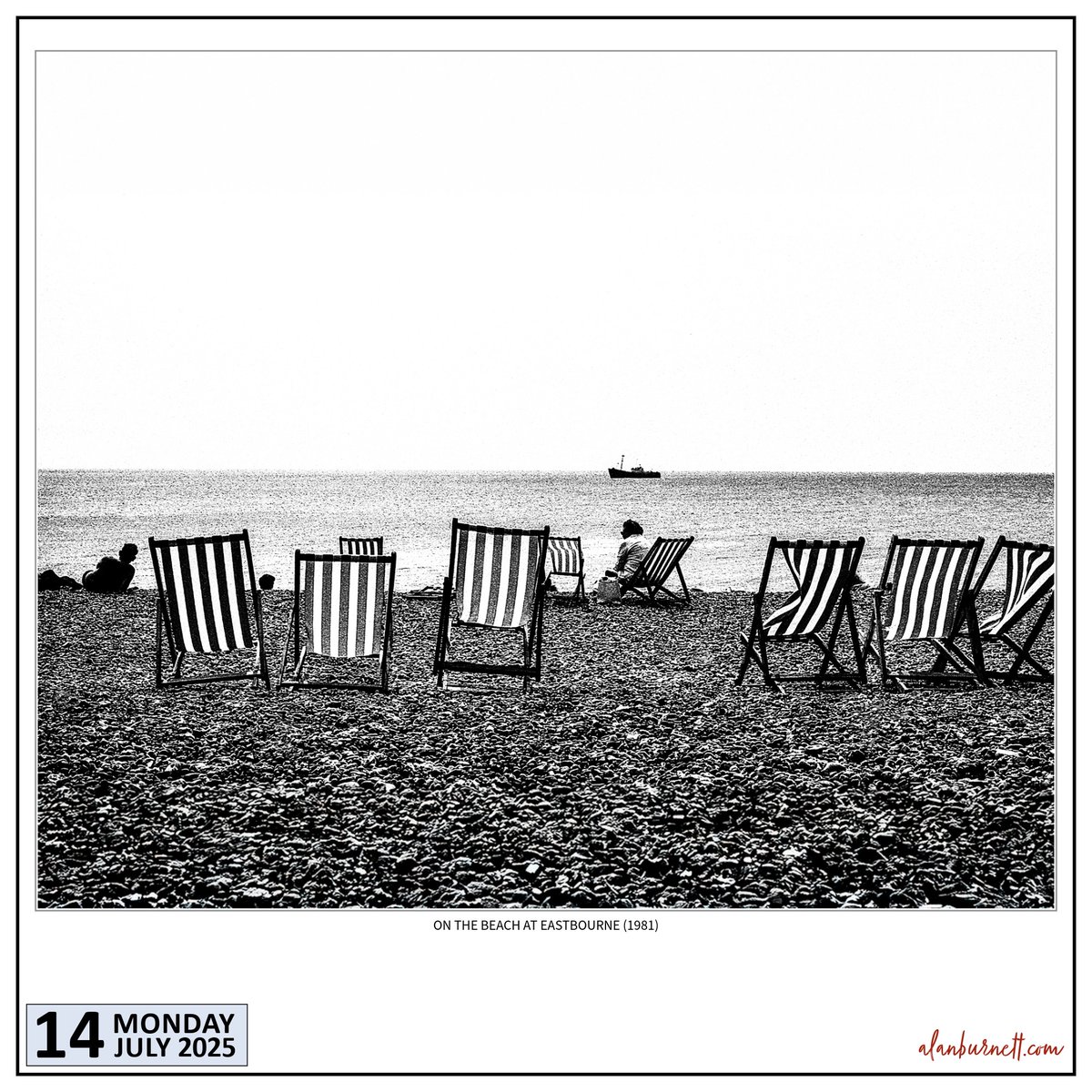 ABFixby's tweet image. I seem to have ended up with another mini-series this week, and it is all about the seaside. Most northern industrial towns would have a traditional "Wakes Week" about this time of the year, when the mills and factories would close down and the workers would head for the seaside.…