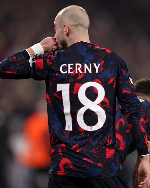 👀 Siyah beyazlıların kanat transferi için yıldız isimleri barındırdığı listede Vaclav Cerny de üst sıralarda.