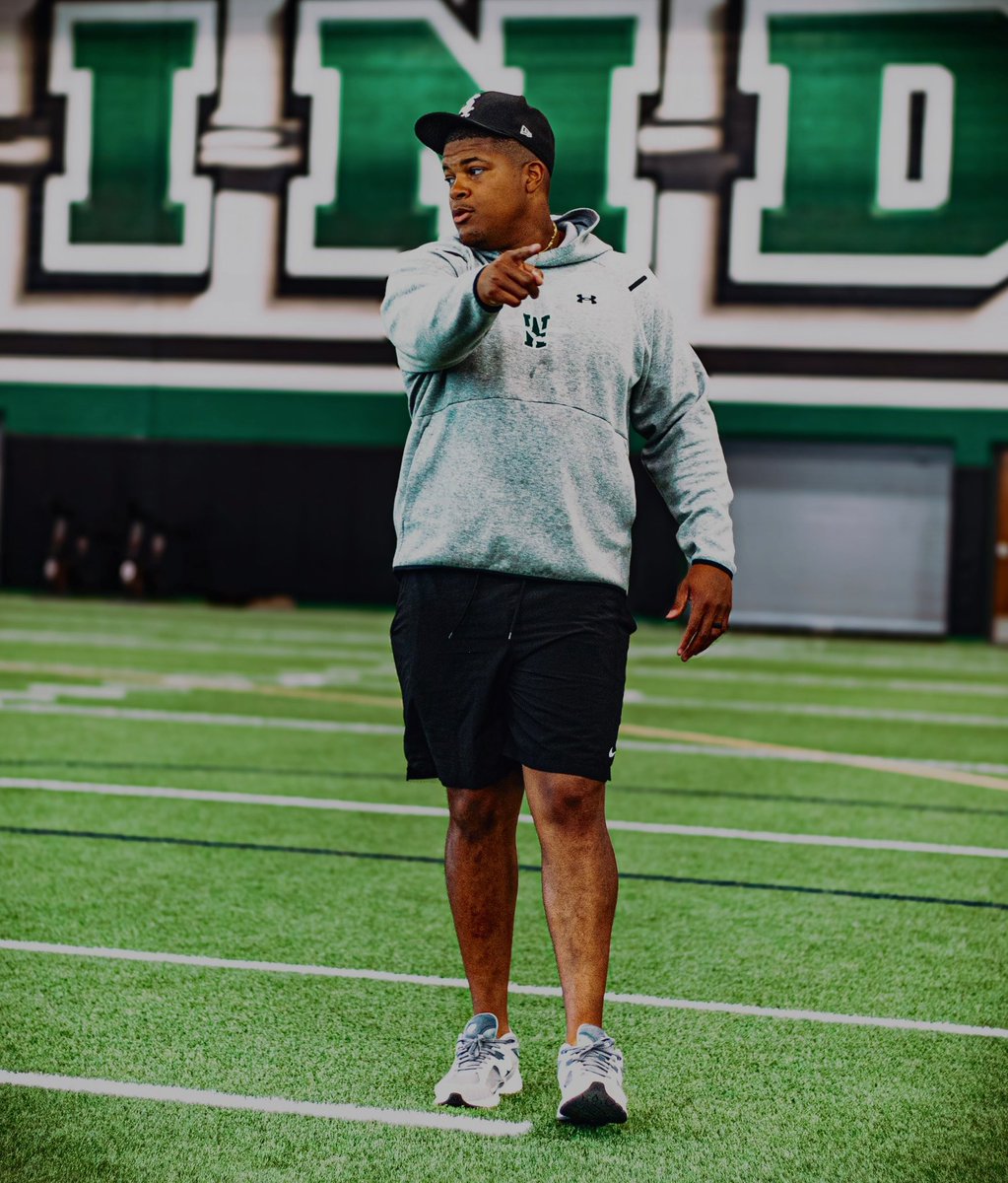 Student of the game. 
Teacher of skill. 
Leader of young men 💚

📍 HACHIE