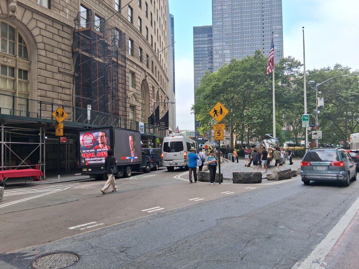 TheLethalGeeks's tweet image. "We Took Our Stand at the Charging Bull—and the World Noticed. 🐂🌍
On behalf of The Lethal Geeks, we want to extend our deepest thanks to everyone who supported and amplified the #HenryCavillSuperman and #WalletsClosed campaign. Shout out to @TheHarshCritics who started the…