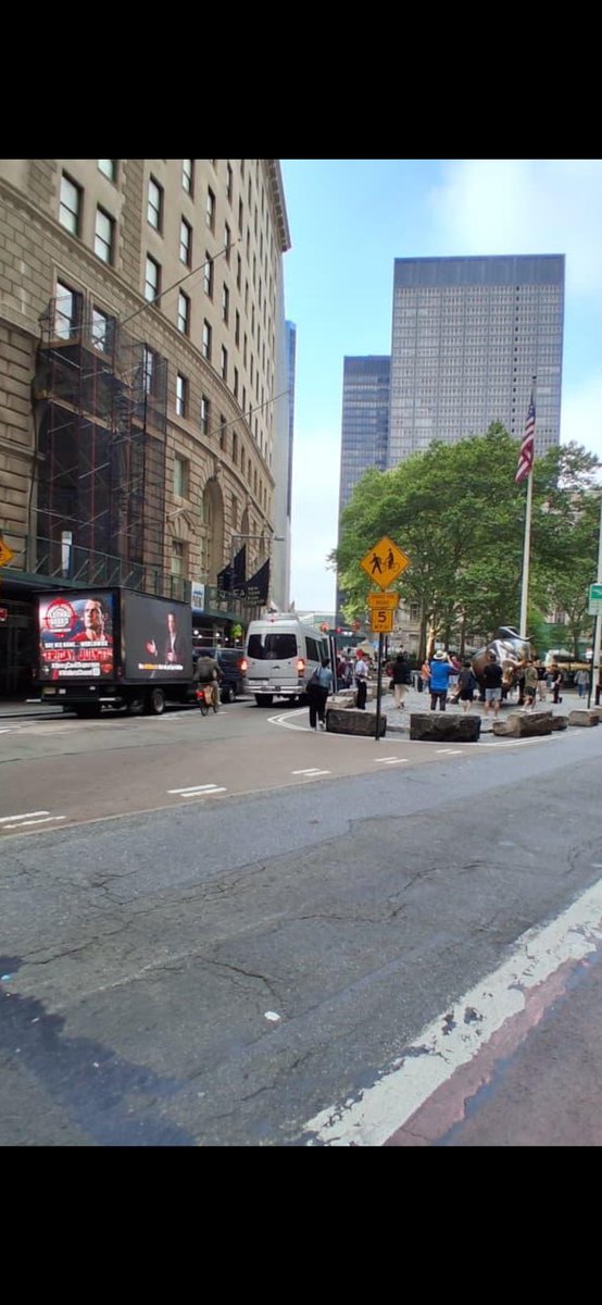 TheLethalGeeks's tweet image. "We Took Our Stand at the Charging Bull—and the World Noticed. 🐂🌍
On behalf of The Lethal Geeks, we want to extend our deepest thanks to everyone who supported and amplified the #HenryCavillSuperman and #WalletsClosed campaign. Shout out to @TheHarshCritics who started the…