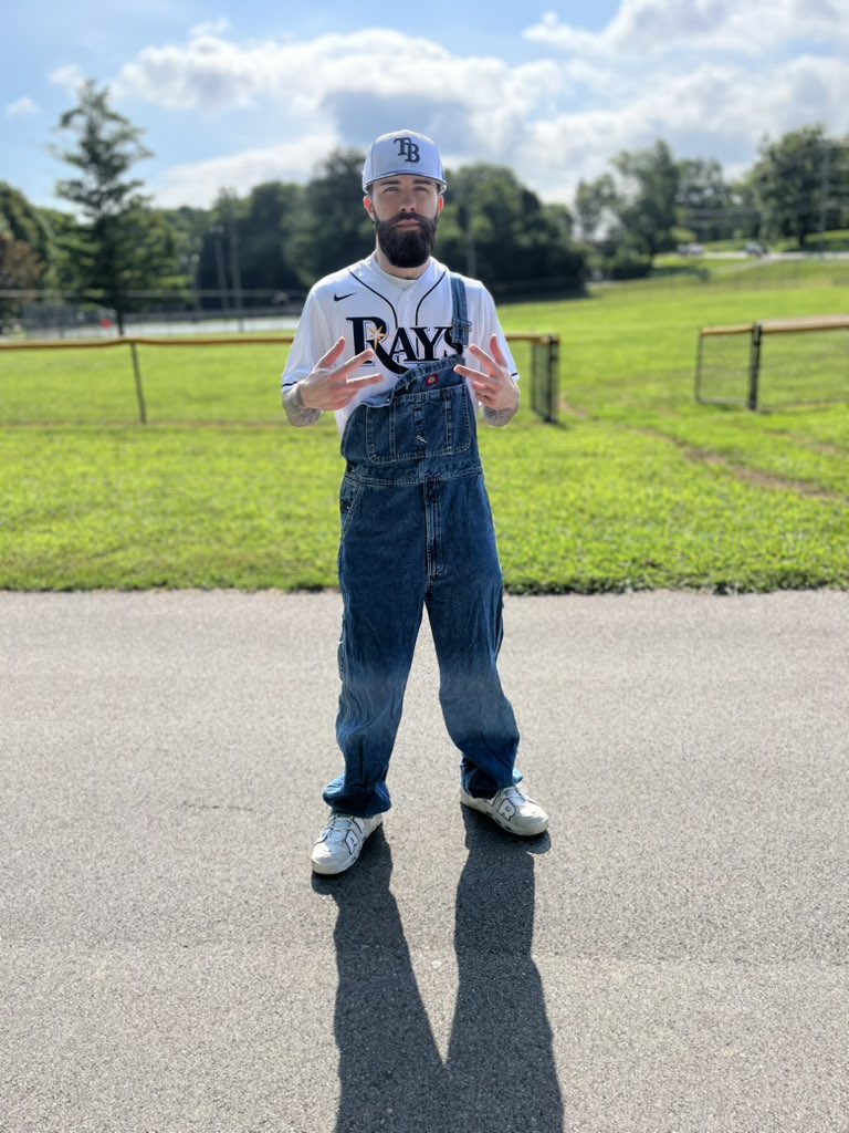 DatDudeCory's tweet image. That one strap attached overall fit 🔥🆗