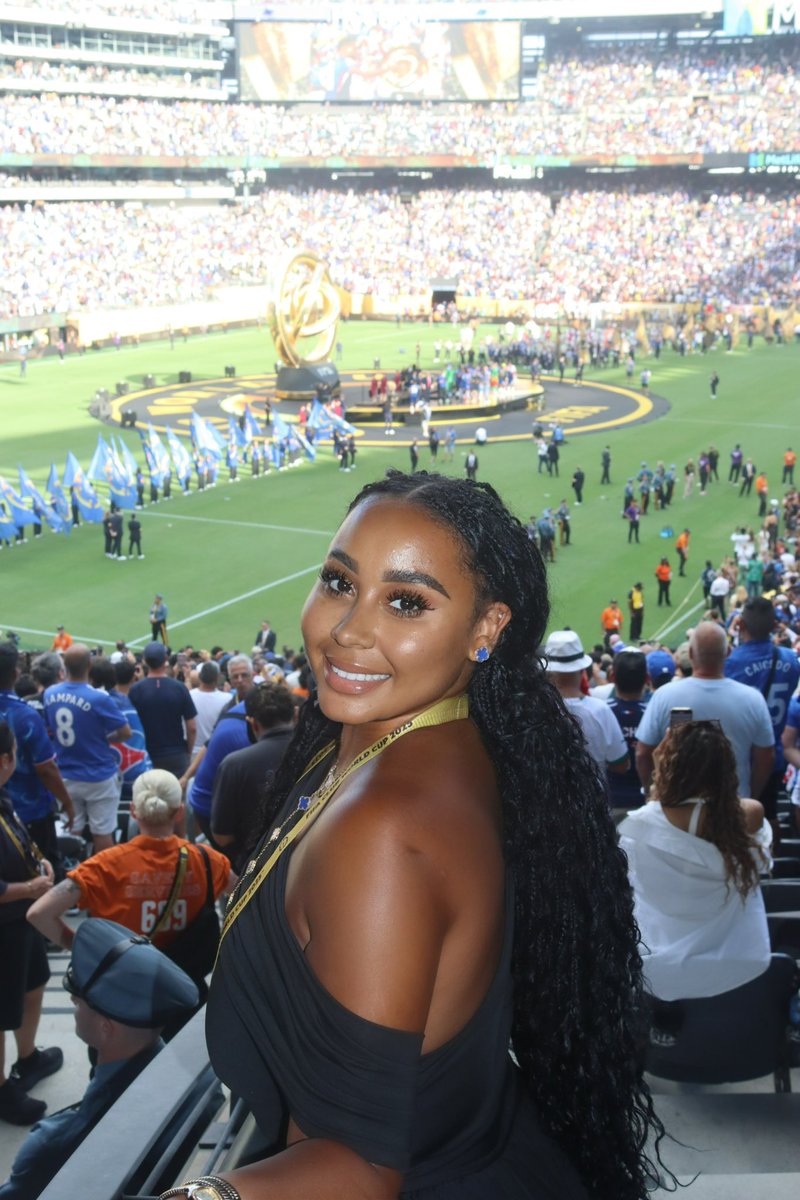 SirayahShiraz's tweet image. CHAMPIONS OF THE WORLD 💙