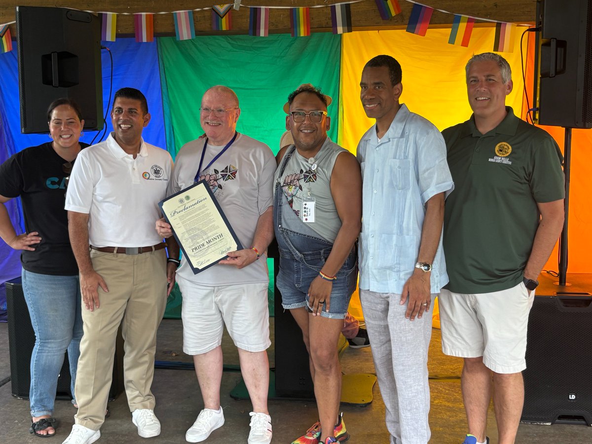 CountyExecBello's tweet image. The history of Pride in Rochester runs deep. In 1971 the Gay Liberation Front hosted the first Roc Pride Picnic at Genesee Valley Park and 53 years later the picnic is going strong. Thanks to Rainbow Seniors Roc for continuing this tradition and inviting me to celebrate with you.