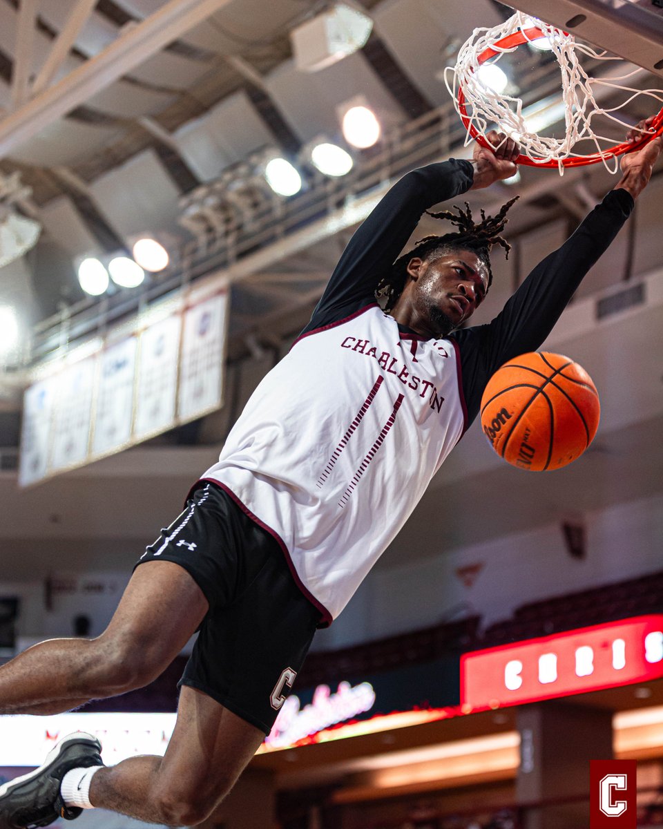 CofCBasketball's tweet image. 🌴👀 @turnmeup_3 feeling right at home on George St.