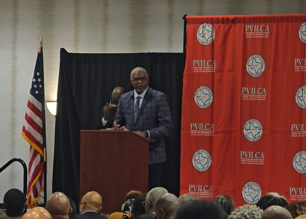 EHSSports's tweet image. Congratulations to Coach Jones for being named a Prairie View Interscholastic League Coaches Association Hall of Fame Bridging the Gap Coach! #KnightsStandOut