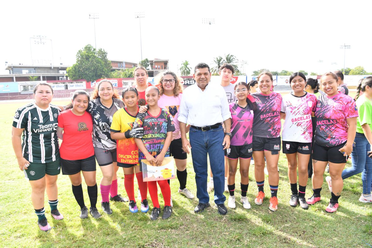el_papiro's tweet photo. lnaugura Javier May Primera Copa 
Femenil de Futbol IEM 2025
#Tabasco #Mexico
https://t.co/L7inz2ADE9 https://t.co/rRcgoh0mVS