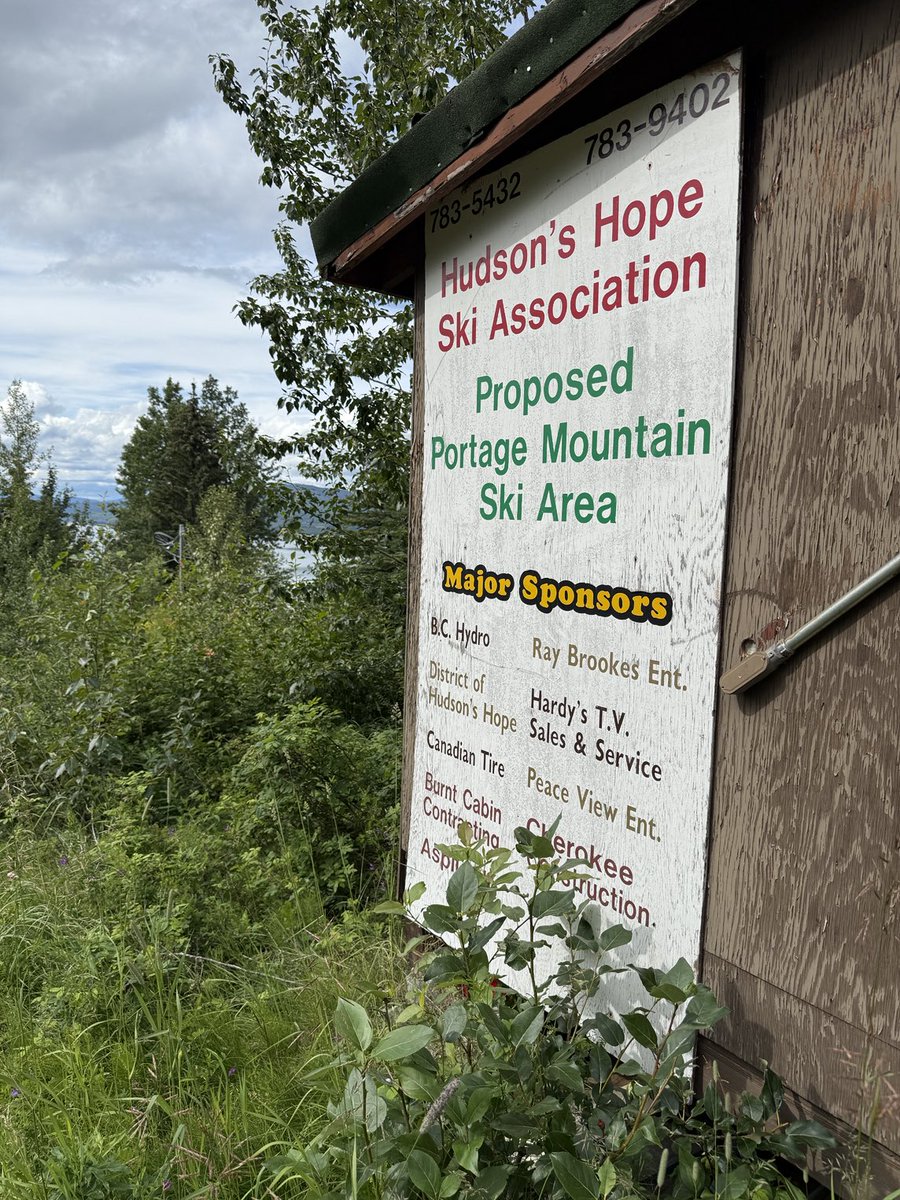 rtupper781's tweet image. Not sure if Hudson’s Hope is on your list ⁦⁦@liftblog⁩ . At least they tried. WAC Bennett Dam in background.