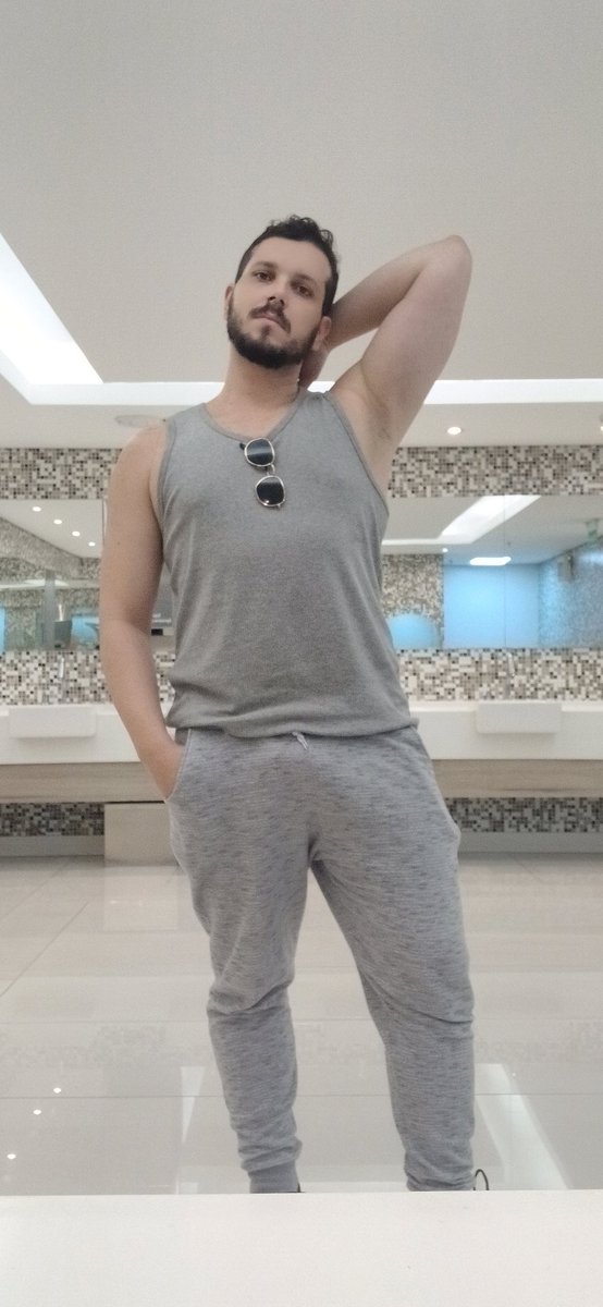 Mat_Bott13's tweet photo. #fashionstyle #man #gay #pose #sexy #bodypositivity #weightlossjourney #lgbt #fitness #gymmotivation #gymlife #Gymwear #buffbear #toilet #cruising https://t.co/ms3GeIpM5X