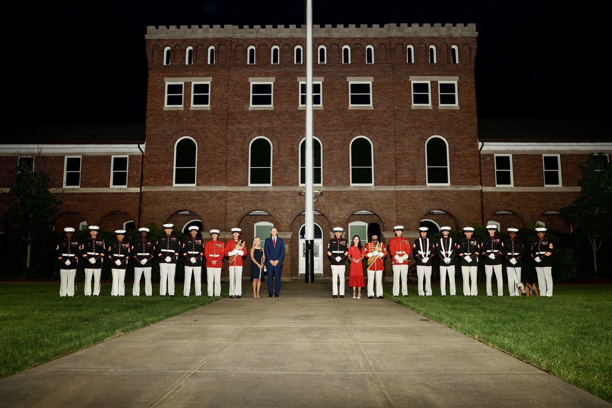 USMCSgtMaj's tweet image. Friday, I had the honor of hosting the Enlisted Evening Parade at @MBWDC, alongside our Guest of Honor, the Honorable Douglas A. Collins, Secretary of Veterans Affairs.
Thank you to everyone who joined us in honoring the legacy of service and sacrifice. #SemperFidelis #Marines