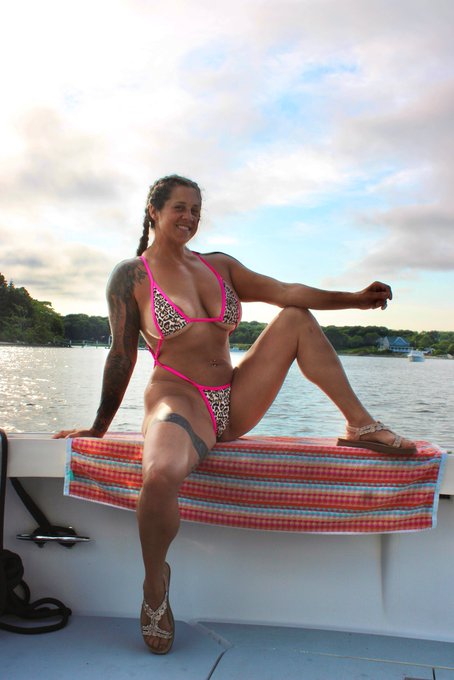 Watch Rae D's leaked NSFW photo on TwXstars