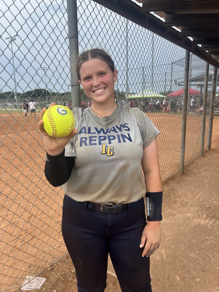 IG_Victorian's tweet image. Let's go! @Keileeaskew2027 hit a 3-run Homer out in Seguin! Keep working #11! 💣💪🏽