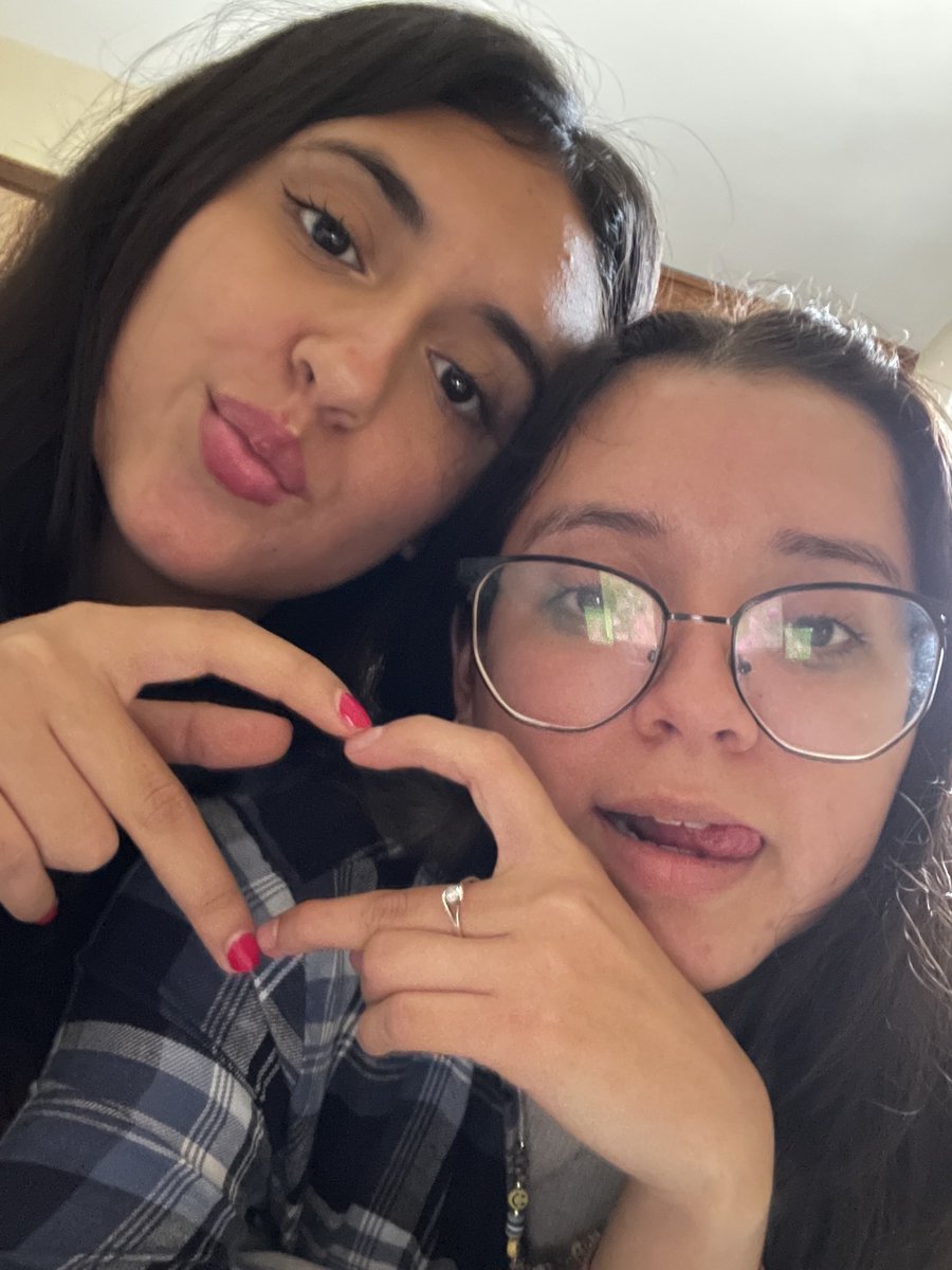 KarlaSP56's tweet photo. Dicen que después de morir el cerebro humano vive 7 minutos para recordar todo lo bonito que viviste, espero haber sido parte de tus 7 minutos Yarelita 🕊️🤍 https://t.co/aBzYT9YI2t