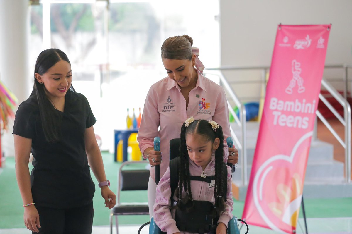 LaloSerranoZ's tweet image. #LaserInformativo

#Durango|| @Marisol_rosso impulsa la innovación en rehabilitación infantil con el robot BAMBINI TEENS en Durango

Durango se coloca a la vanguardia en rehabilitación infantil gracias a la gestión de Marisol Rosso Rivera, presidenta del @DIF_Durango , al…