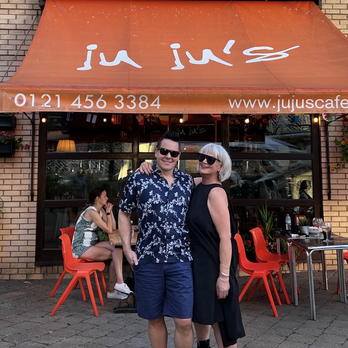 glenchevannes's tweet image. The best evening with darling Julia at @JuJusCafe1 creating memories with one delicious bite after another & cocktails to die for 🍹☀️❤️ #jujus #Birmingham