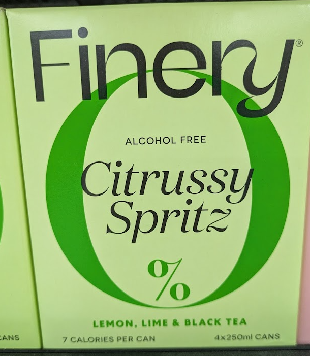 Insect_Song's tweet image. Lemon stealing whores got me hankering for that citrussy.