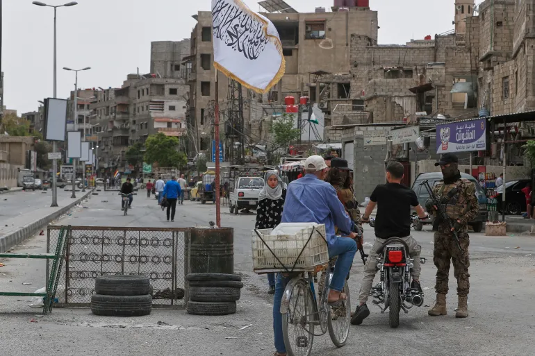 Awakeningmedia1's tweet photo. Multiple fatalities reported in clashes in Syrian city with majority Druze population.
Authorities deploy troops to ease tensions following violence between Bedouins and Druze.
#MiddleEast #SyriaOnFire https://t.co/o95kdE93p8