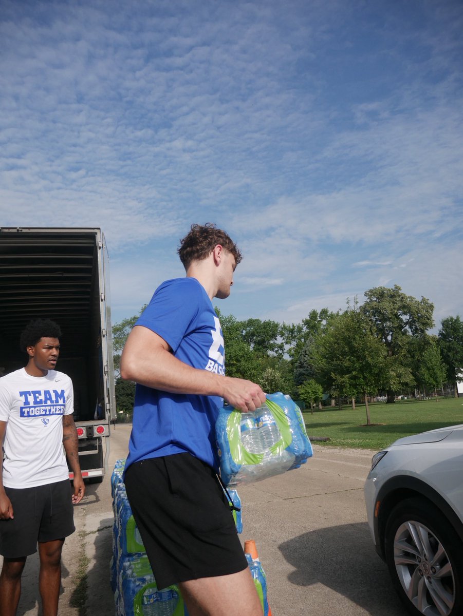 eiubasketball's tweet image. Here are some more pictures from today! We really enjoyed being able to give back to the community!
#TEAMTOGETGER #EIUMBB