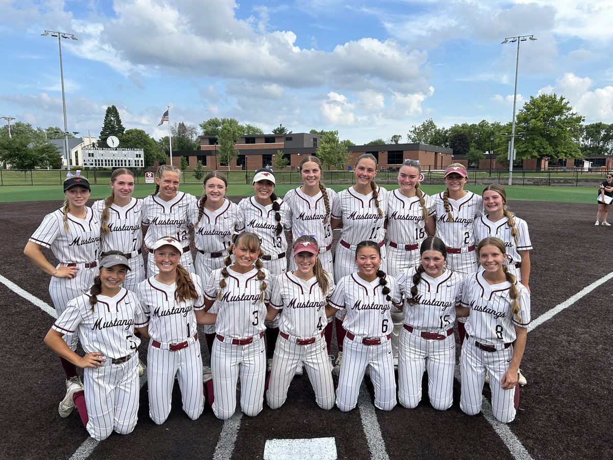 MVSBMadness's tweet image. It’s been a productive couple of days..
Heritage Days Parade ✅
Rd. 2 win against Solon✅
All-American Status ✅
Next up: CPU at home on Tuesday. 7pm
Hope to see everyone there… this is gonna be FUN‼️🔥🥎🎯💯