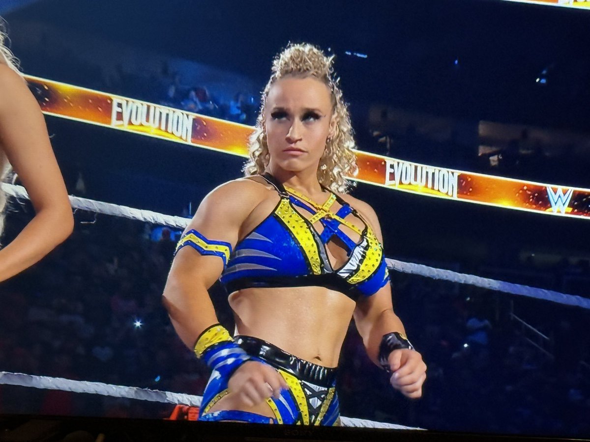 MoneyBenjamin's tweet image. Jordynne’s gear is giving me Wolverine vibes!
#WWEEvolution @JordynneGrace