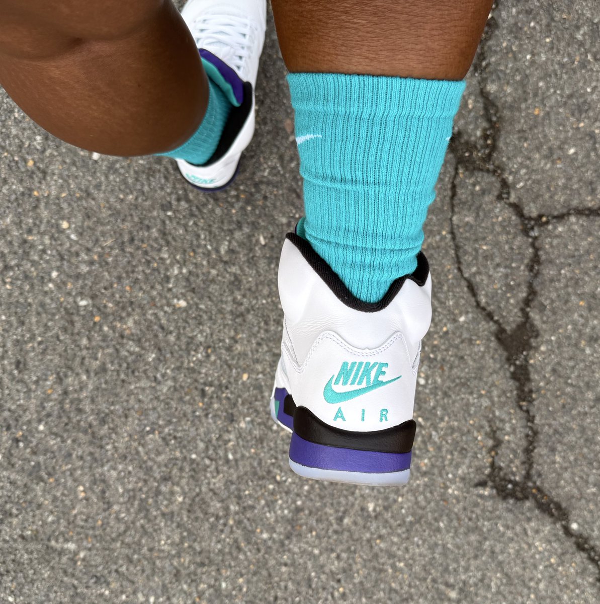 Today’s Pair: Jordan 5 Retro 'Grape'

Different day, same sneaker. And I love em. 

#Imwearingallmypairs
#snkrskickcheck 
#snkrsliveheatingup 
#yoursneakersaredope
#atmoscollectorsclub     
#youngre703