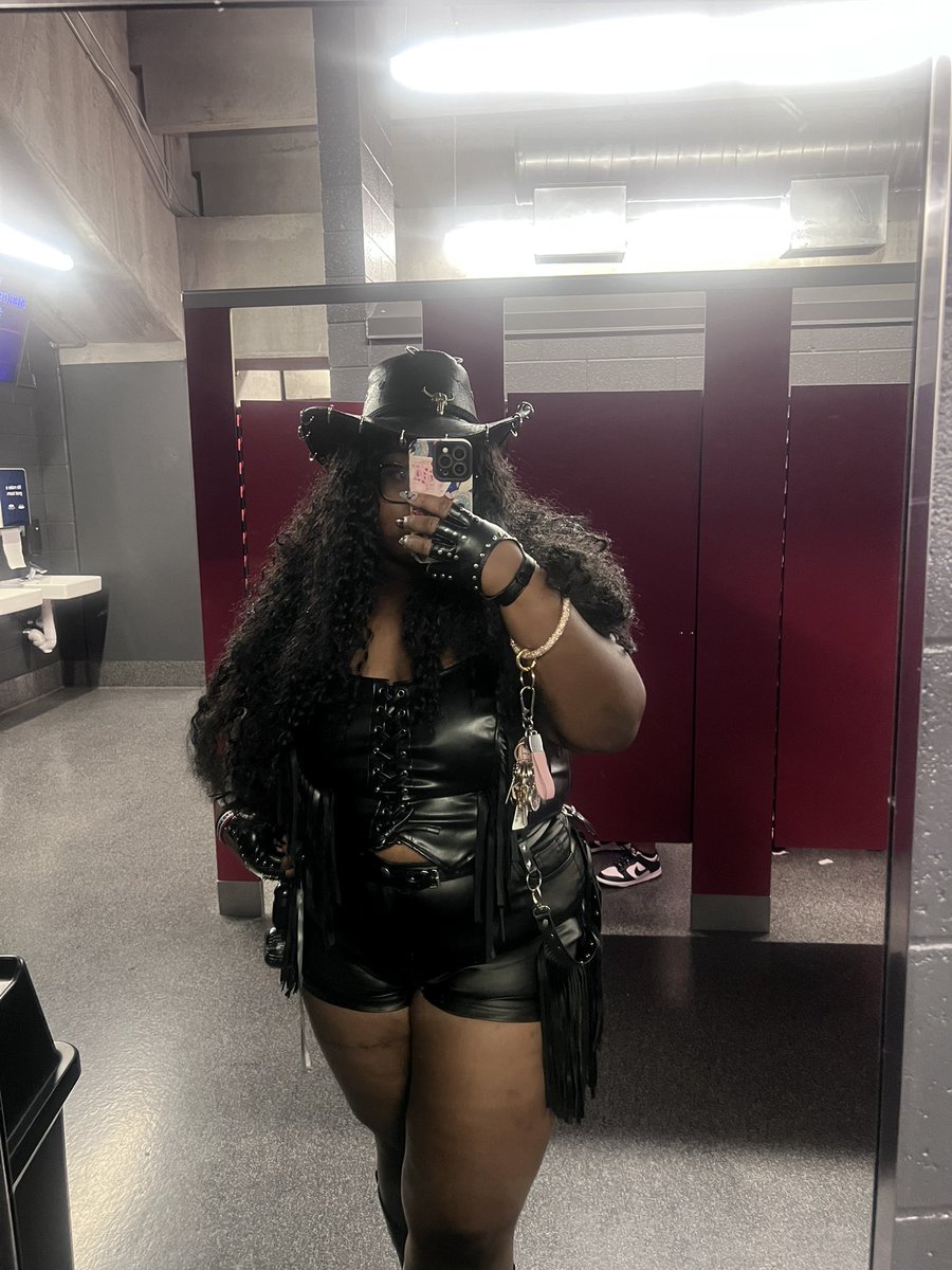 cowboy carter light em upppp