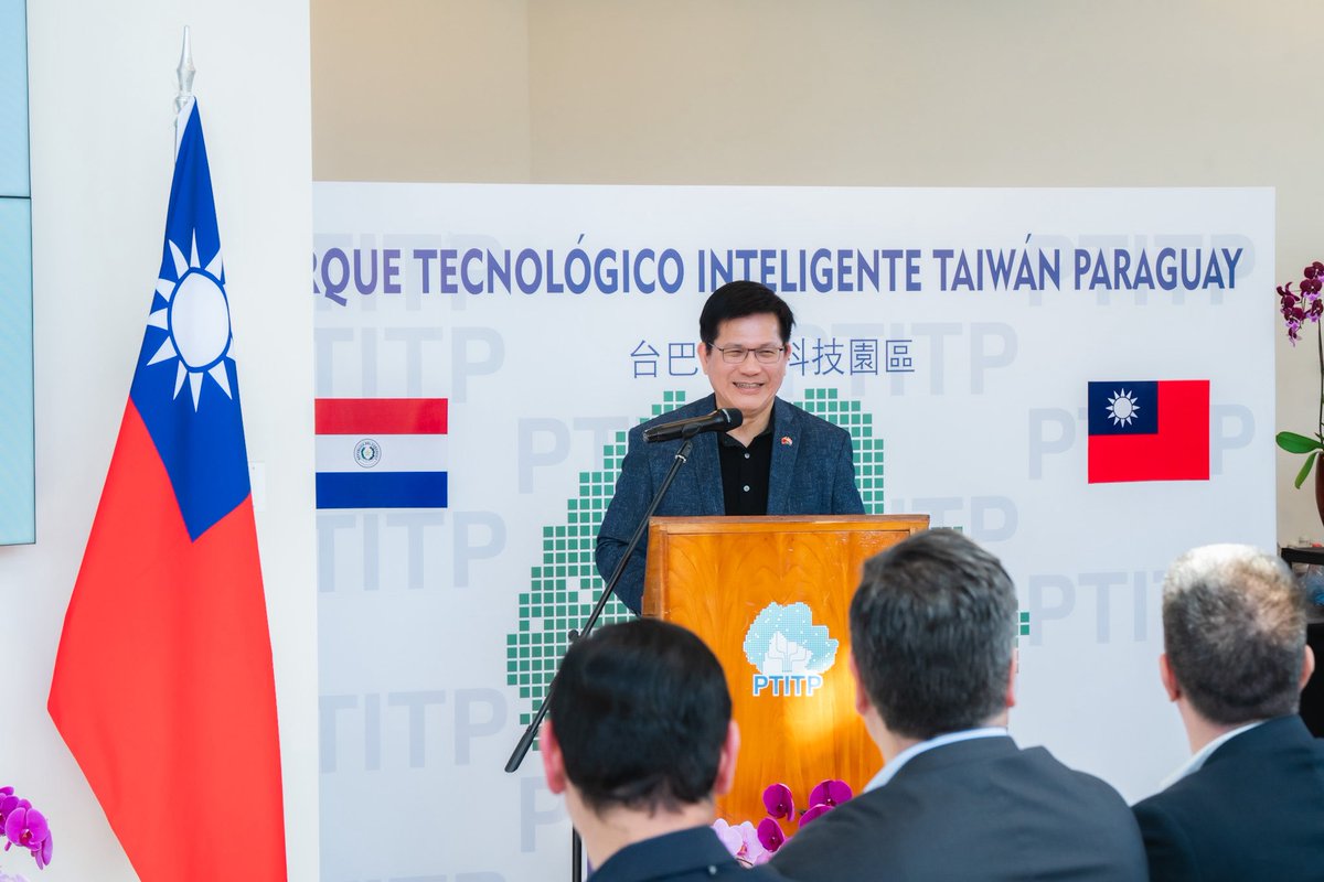 chia_lung's tweet image. President @ChingteLai values the revitalization of #Taiwan-#Paraguay Smart Technology Park. Together with @rramirezlezcano & Paraguayan officials, we discussed ways to accelerate its growth into a leading smart industry hub in South America.