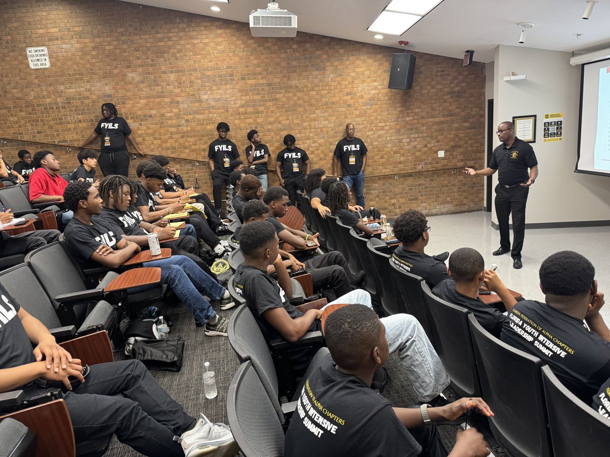 drchesterwilson's tweet photo. The highlight of my weekend was giving back by presenting Mental Health in the African American Community during our Florida Youth Intensive Leadership Summit.
#DrWilsonSpeaks #DrWilsonTrains #MentalHealth #YouthLeadershipSummit #AlphaPhiAlphaFraternity #FloridaFed #FFAC https://t.co/zaOoms3IwE