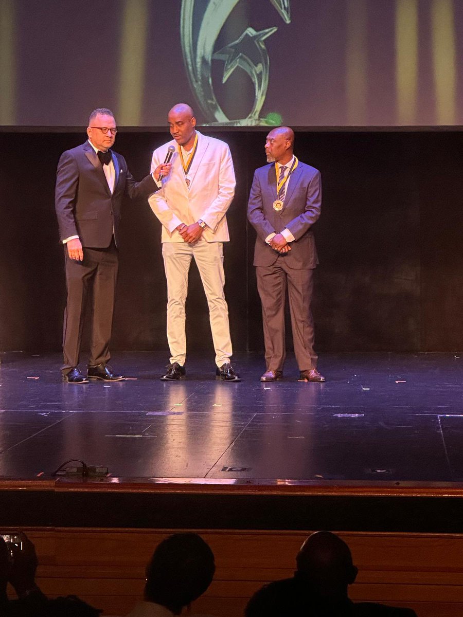 ReggaeGlobalEnt's tweet image. Feeling deeply honored to receive the Award of Courage at the People Profile Awards. 💫

Though I couldn’t be there in person, I want to sincerely thank Ryan for accepting this award on my behalf and representing me with such grace.

Thanks so much! 🙏🏼❤️💕🎤