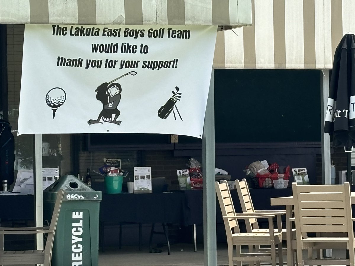 Thank you to everyone who came out today to play at our outing, bought raffle tickets and sponsored our outing!  A great time was had by all!  Congratulations to our winning team, Coach Merb, Griffin Pare, Claire Yeazell and Logan Spagnuolo⛳️
