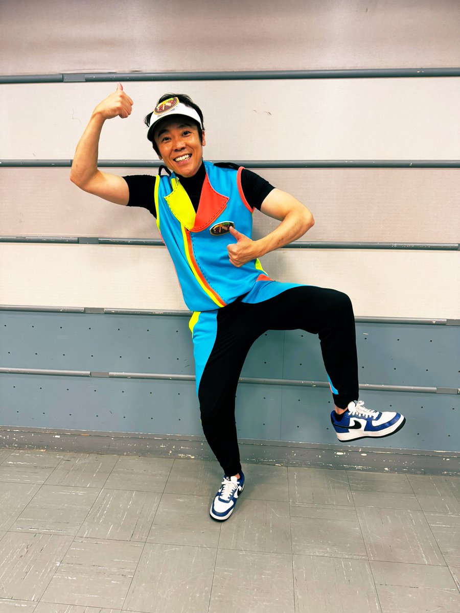yoshi023gogogo's tweet image. ハンバーグボーイ！！
小田さん！完璧でした！
皆んなも、覚えてやってみてね✨
#よしお兄さん #ラビット #おいでやす #おいでやす小田ハンバーグ裁判