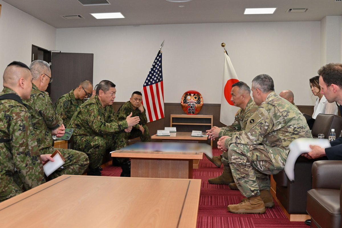 jgsdf_gcc_pao's tweet photo. BG Dooghan, a new CG of #USARJ, visited #GCC HQ for the first time. LTG Kobayashi, CG of GCC, explained the outline of GCC, and mutually confirmed a strong will for regional peace and stability through commanders direct engagement. GCC will continue to contribute to realizing the vision of “Free and Open Indo-Pacific” by further enhancing collaboration with forces of related countries. #JGSDF #FOIP