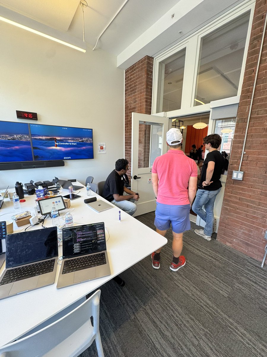 Moments before our demo <a href="/MentraLabs/">MentraLabs</a> Live hackathon 

building tech for next year’s YC startup school…and much more  <a href="/garrytan/">Garry Tan</a>