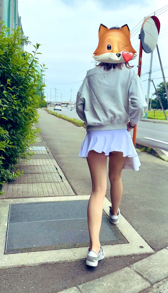 ミニゴルフの続きっ！

コース間移動で道路に出るってあるあるなの？？

#ミニスカ
#ゴルフ
#パンチラ