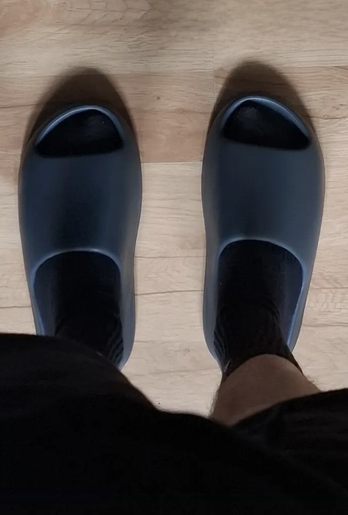 master_kapi08's tweet photo. Co tam suki, jak wypłata? Wiadomo część dla mnie, który cweluch odda swoją kase otrzyma nagrodę #mlodymaster #findom #feetmaster https://t.co/2srpMGFMbA