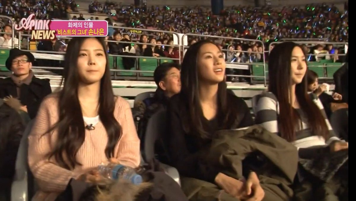 apinkxcho's tweet photo. apink watching beast/highlight concert on diff eras

2011 (pre-debut).                              2025. https://t.co/jXMzJFB26d