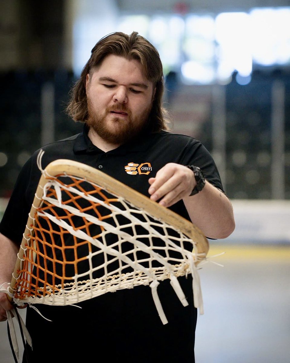 AlbFireWolves's tweet image. Dougie brought out the multicolored wooden stick to finish off his new setup for the @SN_Chiefs 👀
#GetFiredUp🔥