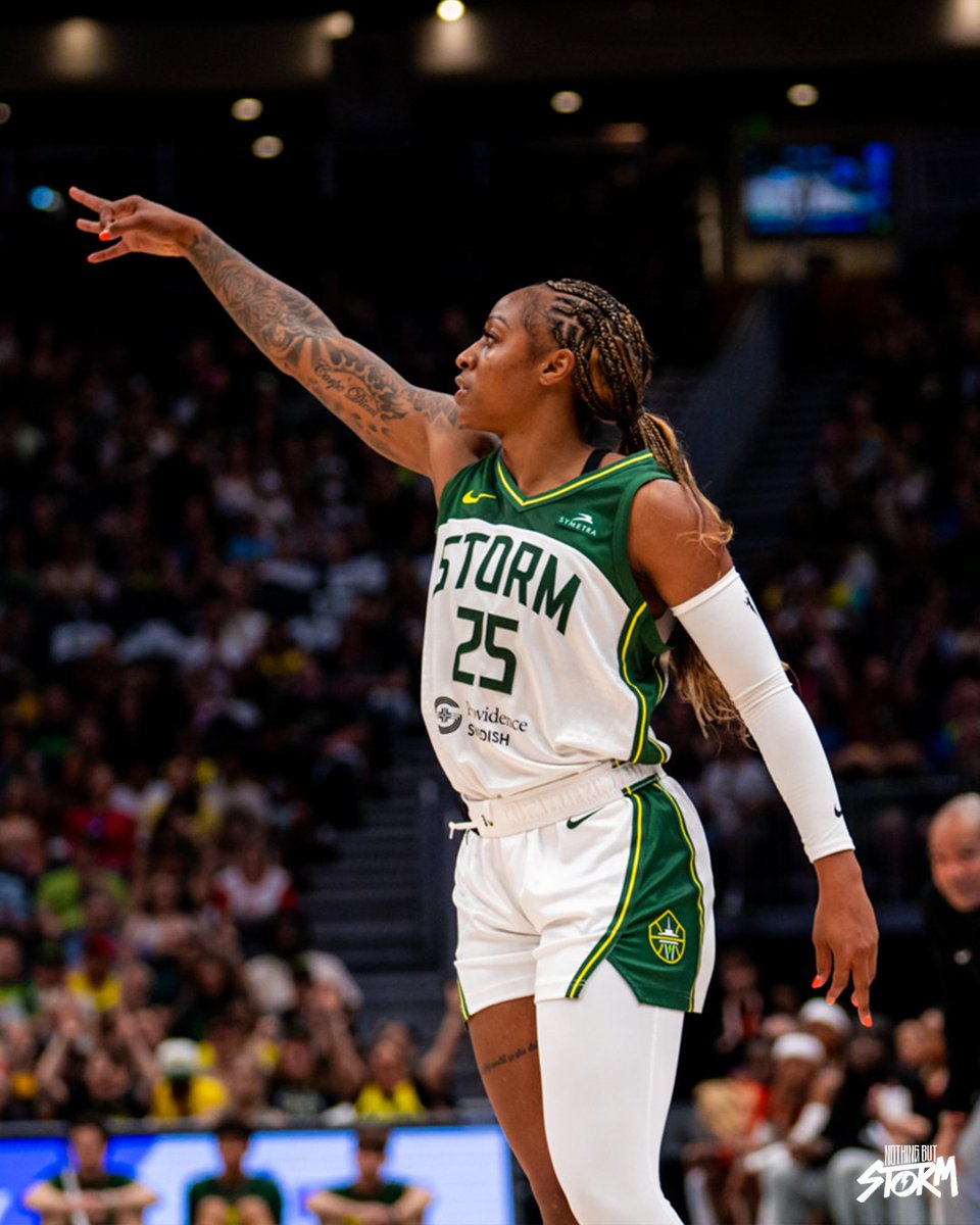 seattlestorm's tweet photo. Tiff is making an impact early 🔥

Season-high 12 points on 5-for-7 shooting for the newest member of the squad! https://t.co/nUpns8hiad