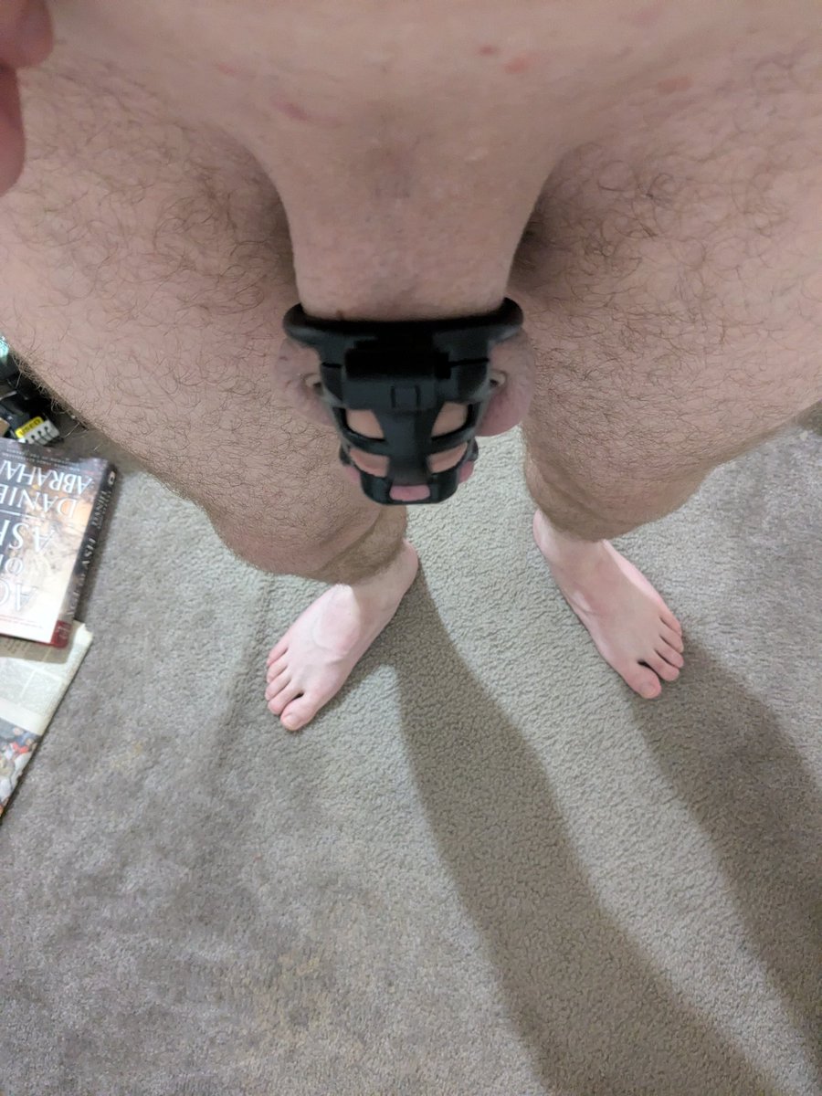 I put this on as a lark and about, oh, ten seconds later I'm already straining.  I think this means it's a good time to expose myself and ask for more time please.  Since it's been awhile, I think I'll do 20 ♥️ = 1 day up until five days, and at 500♥️ I'll go for the full week😳