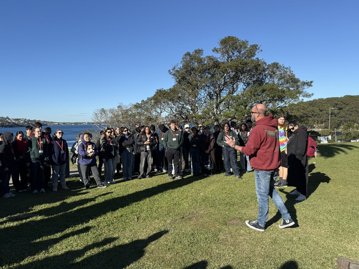 HigherOrbits's tweet photo. Friday for the #HigherOrbitsInAustralia crew at the #InternationalScienceSchool was spent in non-traditional classrooms at SIMS & @tarongazoo! The animals were once again a big hit! The day was topped off with a talk from the always inspiring @DoctorKarl. What a blast! https://t.co/zDZ8XJy2eM