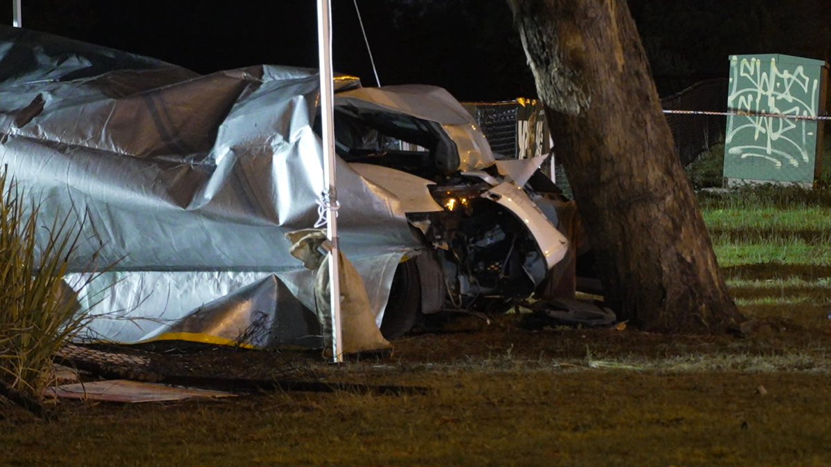 Gillian Lantouris (@gillianlant) on Twitter photo A 30 year old Reservoir man is fighting for life after being shot, then crashing his car into a tree in Roxburgh Park. A 26 year old woman was also taken to hospital in a stable condition. The gunman is on the run. <a href="/9NewsMelb/">9News Melbourne</a> A 30 year old Reservoir man is fighting for life after being shot, then crashing his car into a tree in Roxburgh Park. A 26 year old woman was also taken to hospital in a stable condition. The gunman is on the run. <a href="/9NewsMelb/">9News Melbourne</a>