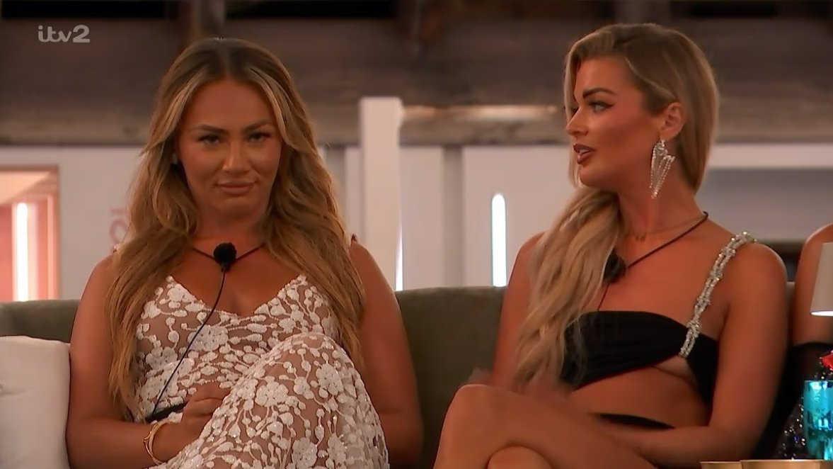 meme0cean's tweet photo. Love Island movie night brings explosive drama as besties Meg and Helena clash over 'snakey' comments-whose side are you on after last night's fireworks?   https://t.co/ilE7qq8EIx https://t.co/8bfSVBdAp8