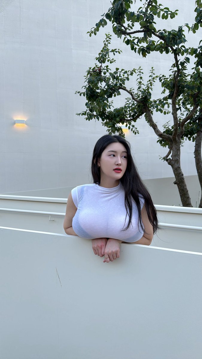 팬딩에서 성인콘텐츠 제작 금지 되어서 
라이키로 옮겨써~💗
J컵 나초 보고싶으면 프로필 링크로 와 💗