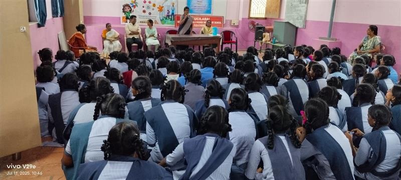 cccpuducherry's tweet image. 🛍️ PCCC organised a Paper Bag Making Workshop at Soucilabai Govt. Higher Secondary School, Puducherry on 11.07.2025 to promote eco-friendly alternatives to plastic. 🌱📄
Empowering students to choose sustainability
#MissionLiFE #BeatPlasticPollution #PaperBagDay #EcoAwareness