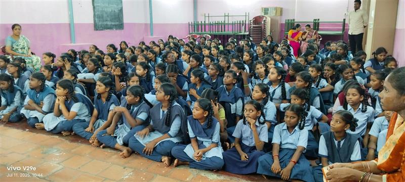cccpuducherry's tweet image. 🛍️ PCCC organised a Paper Bag Making Workshop at Soucilabai Govt. Higher Secondary School, Puducherry on 11.07.2025 to promote eco-friendly alternatives to plastic. 🌱📄
Empowering students to choose sustainability
#MissionLiFE #BeatPlasticPollution #PaperBagDay #EcoAwareness
