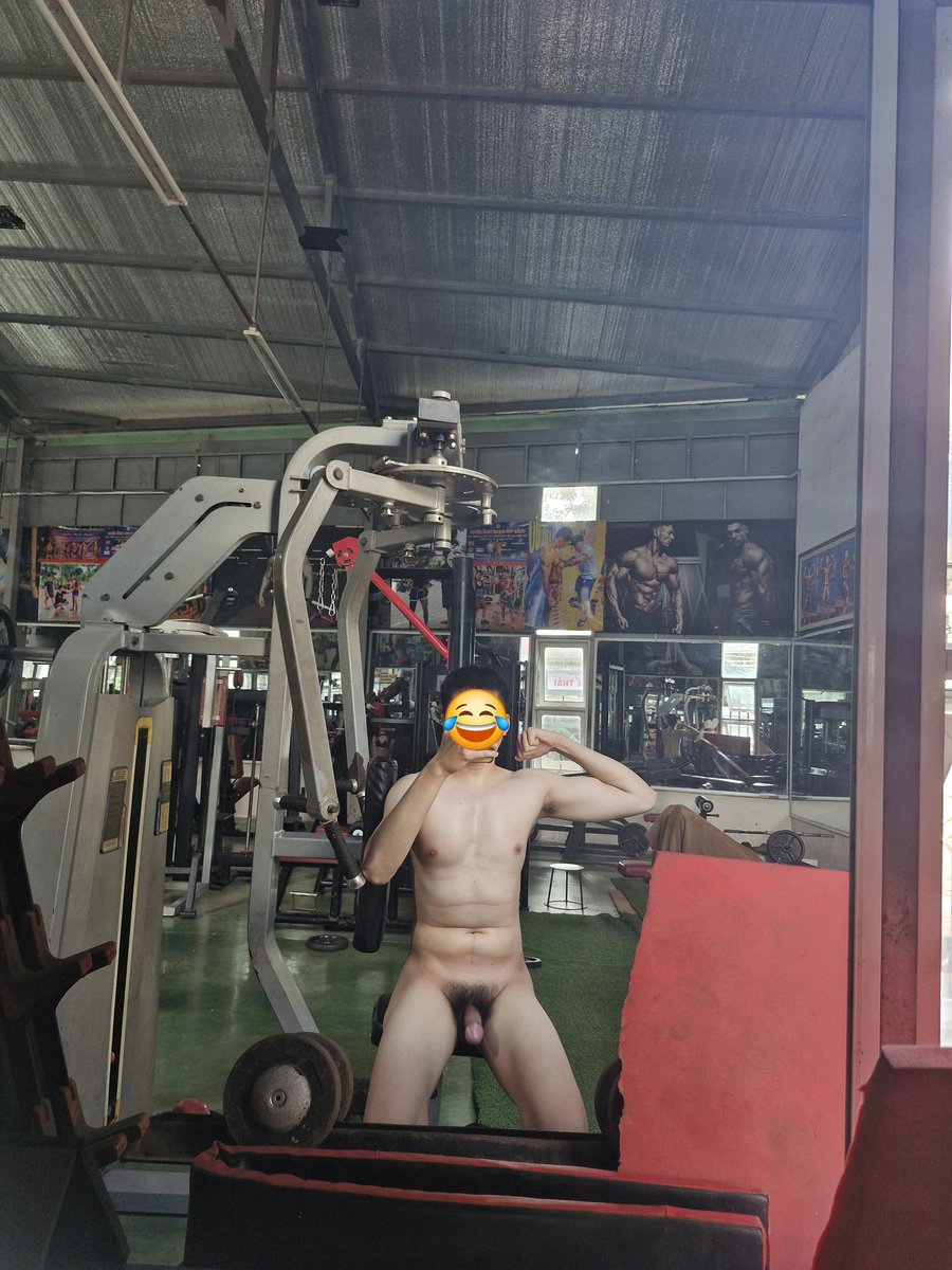 Lần đầu tiên trần truồng lột sạch đồ ở phòng gym
Sợ quá nên c.u lên xuống thất thường
Mọi người xem thì tweet cho mình với nha 😍😍